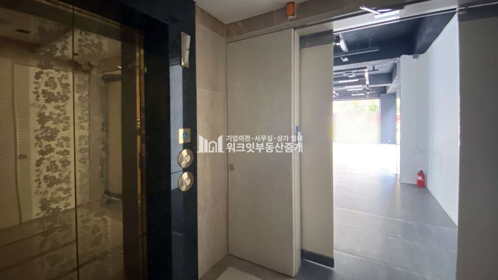 서울 서초구 반포동 논현역 도보 2분 이내 강남대로 대로변 2층 상가 사무실 임대 월세 매물번호 10148 사진 6