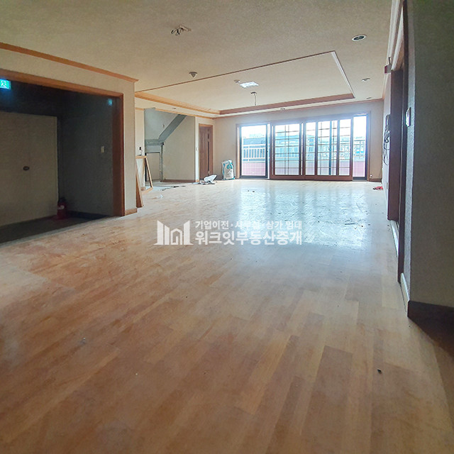 서울 강남구 논현동 신논현역 인근 넓은 고급 주택용사무실 월세 매물번호 13096 사진 1