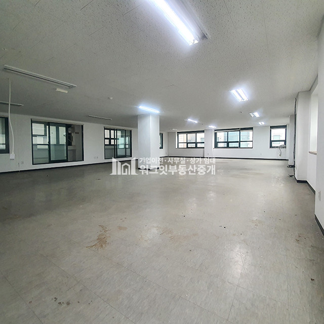 서울 강남구 논현동 학동사거리 인근 넓고 깔끔한 사무실 월세 매물번호 13333 사진 1