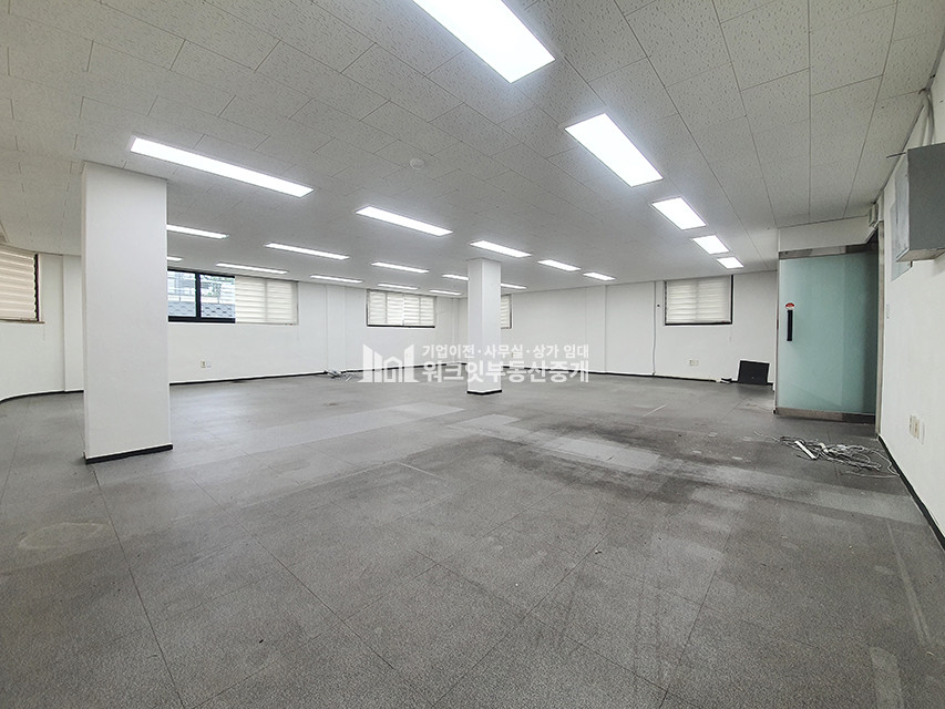 서울 강남구 도곡동 뱅뱅사거리 인근 4층 깔끔한 사무실! 월세 매물번호 12393 사진 1