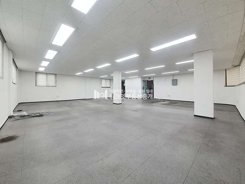 서울 강남구 도곡동 뱅뱅사거리 인근 4층 깔끔한 사무실! 월세 매물번호 12393 사진 2