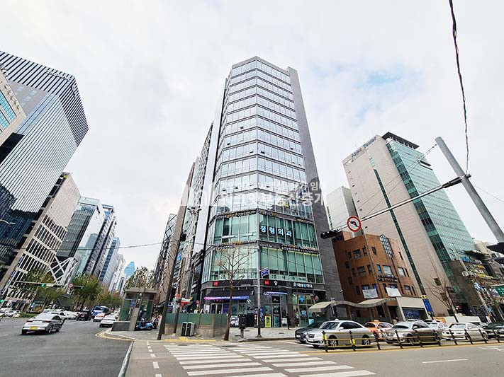 서울 강남구 역삼동 선릉역 바로앞 대로변 다용도 상가 사무실 월세 매물번호 15162 사진 15