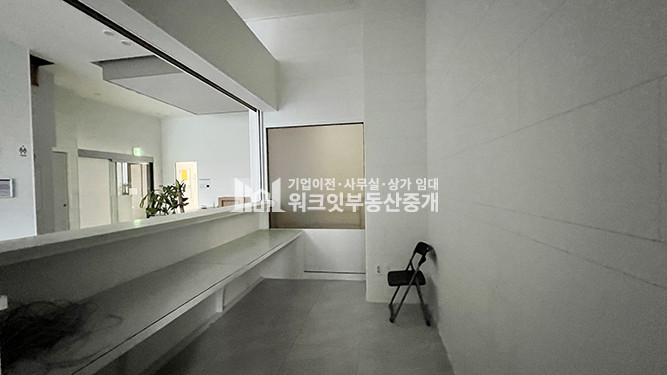 서울 강남구 역삼동 MJ 역삼역 도보 1분 거리내 대로변에 위치한 대형 사무실 상가 월세 매물번호 15185 사진 9