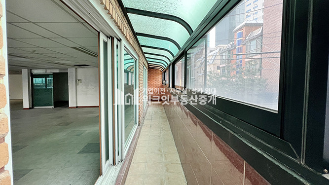 서울 강남구 신사동 MJ 가로수길 인근에 위치한 2층 사무실 상가 월세 매물번호 15346 사진 9
