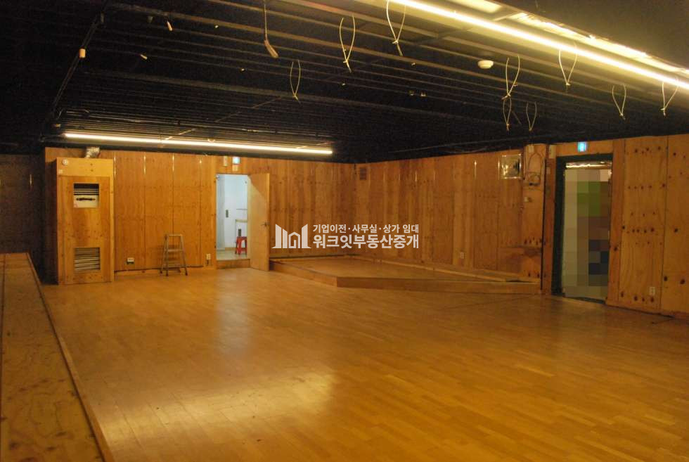 서울 강남구 신사동 MJ 압구정역 도보 6분 거리 을지사거리 인근 지하 매물 월세 매물번호 15385 사진 1