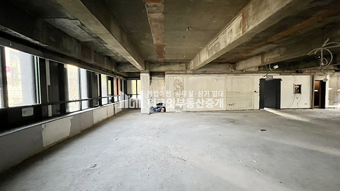 서울 강남구 신사동 MJ 압구정역 도보 3분 거리 내 위치한 병의원 건물 리모델링 월세 매물번호 15390 사진 3