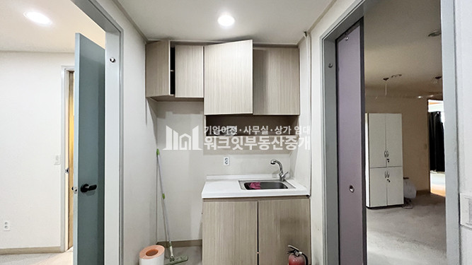 서울 강남구 신사동 MJ 압구정역 도보 3분 거리 내 위치한 병의원 건물 리모델링 월세 매물번호 15391 사진 9