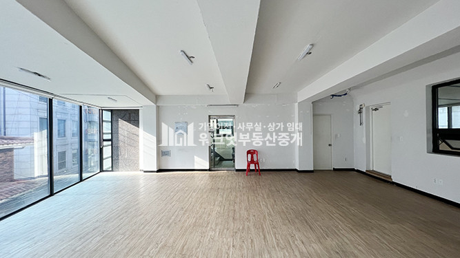 서울 강남구 신사동 MJ 도산공원 인근 소형 사무실 하기 좋은 매물 월세 매물번호 15452 사진 4