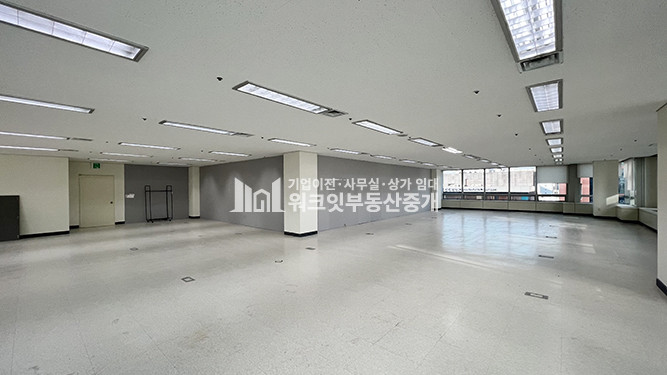 서울 강남구 신사동 MJ 압구정역 도보 2분거리내 위치한 대로변 1층 상가 월세 매물번호 15398 사진 4