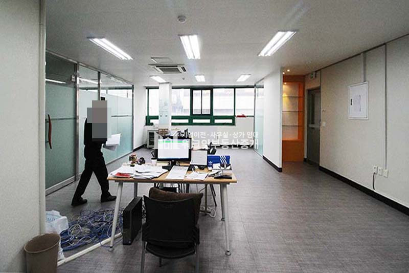 서울 강남구 논현동 신논현역 가성비 최상 인테리어 룸3 사무실 임대 월세 매물번호 15572 사진 2
