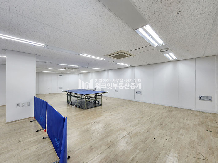 서울 강남구 역삼동 대로변 층고높은 지하 대형 상가 사무실 월세 매물번호 15608 사진 3