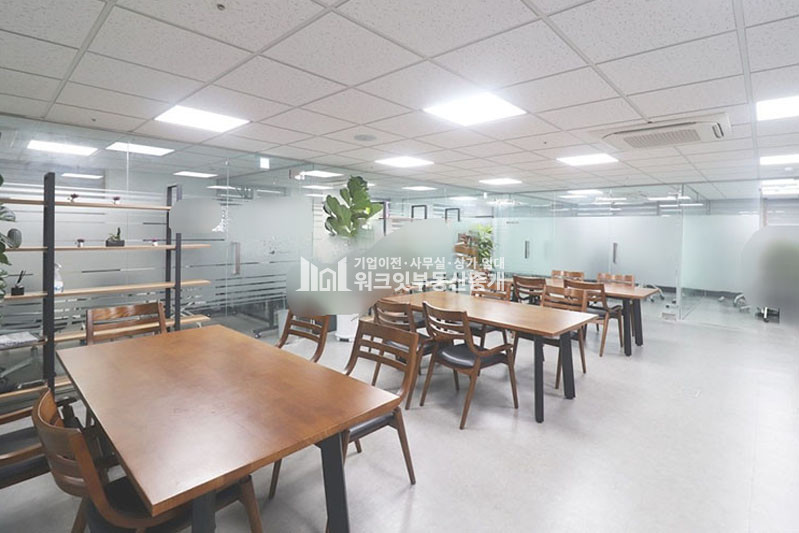 서울 강남구 대치동 대치동 포스코사거리 인근 신축급 인테리어 사무실 임대 월세 매물번호 15703 사진 2