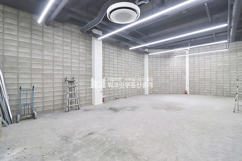 서울 강남구 신사동 신사동 신축 지하 스튜디오 연습실 층고 4.8M 월세 매물번호 15782 사진 1