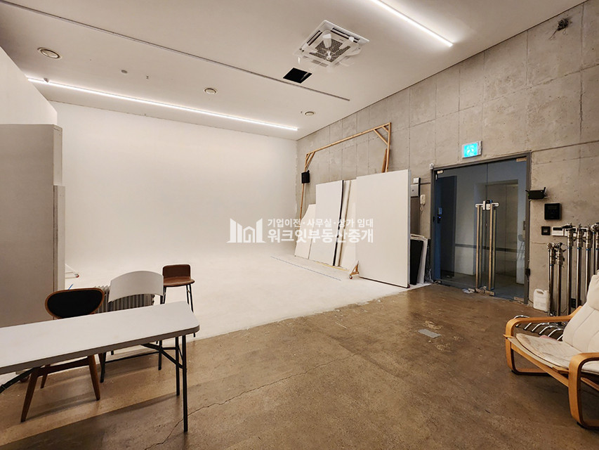 서울 강남구 논현동 논현동 신사역 역세권 복층+호리존 스튜디오 월세 매물번호 15827 사진 3