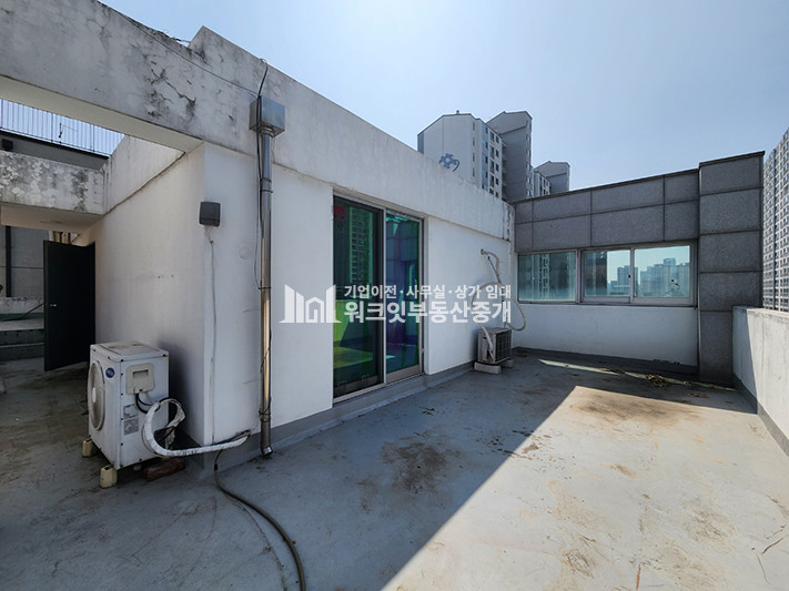 서울 강남구 대치동 포스코사거리 인근 대치동 대로변 테라스 보유 소형 사무실 월세 매물번호 15886 사진 8