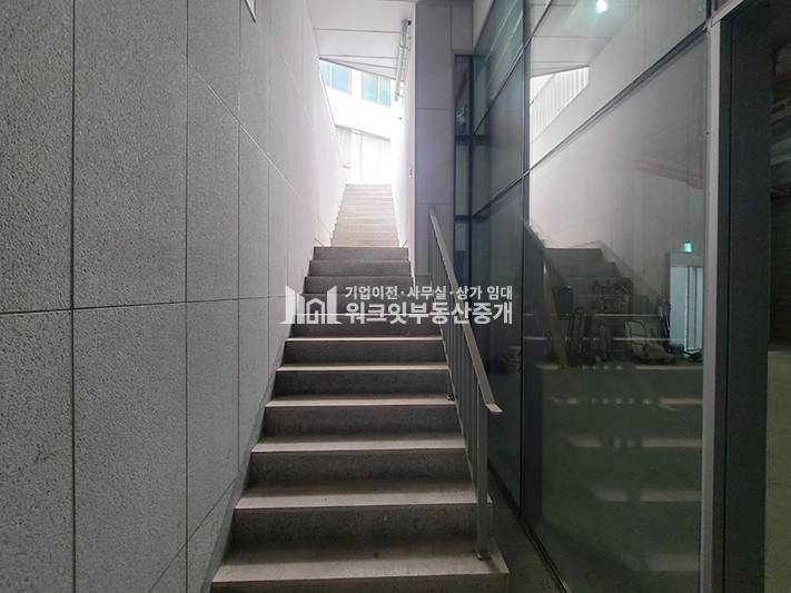 서울 강남구 논현동 논현동 신축 층고5m 썬큰보유 매물 월세 매물번호 10010 사진 9