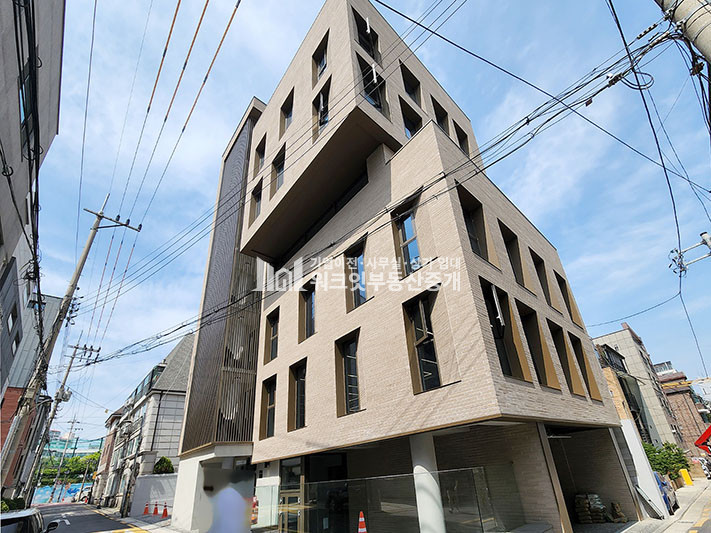 서울 강남구 논현동 선정릉역 신축 통임대 사옥 엔터테이먼트 최적화 월세 매물번호 15621 사진 1