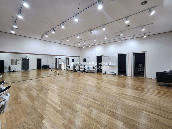 서울 강남구 논현동 강남구청역 2분 엔터 댄스 보컬 무권리 연습실 임대 월세 매물번호 10598 사진 2