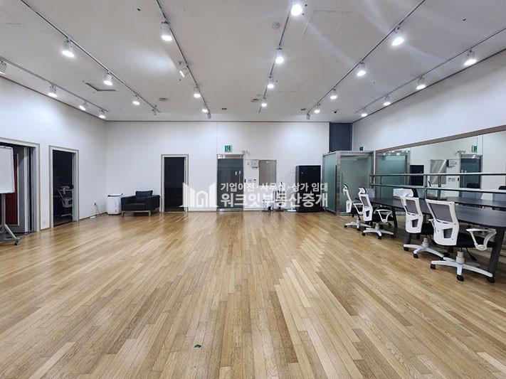 서울 강남구 논현동 강남구청역 2분 엔터 댄스 보컬 무권리 연습실 임대 월세 매물번호 10598 사진 3