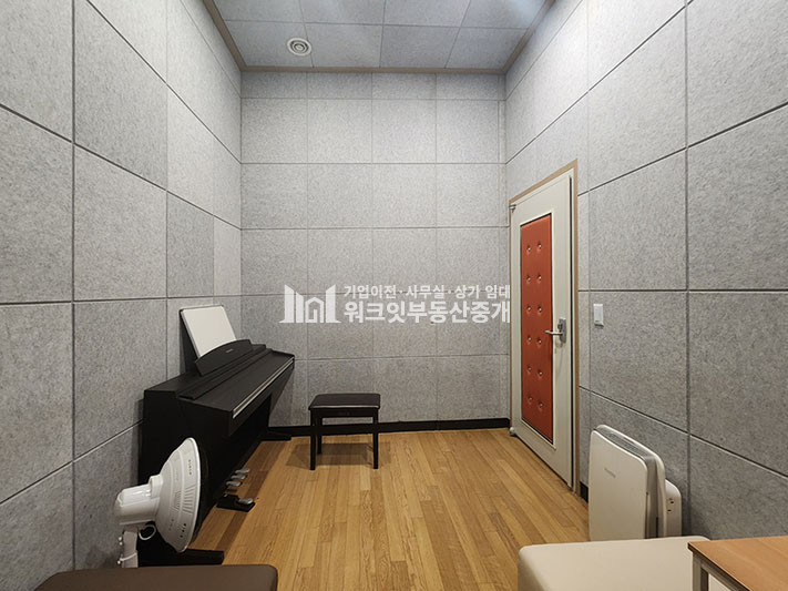 서울 강남구 논현동 강남구청역 2분 엔터 댄스 보컬 무권리 연습실 임대 월세 매물번호 10598 사진 4