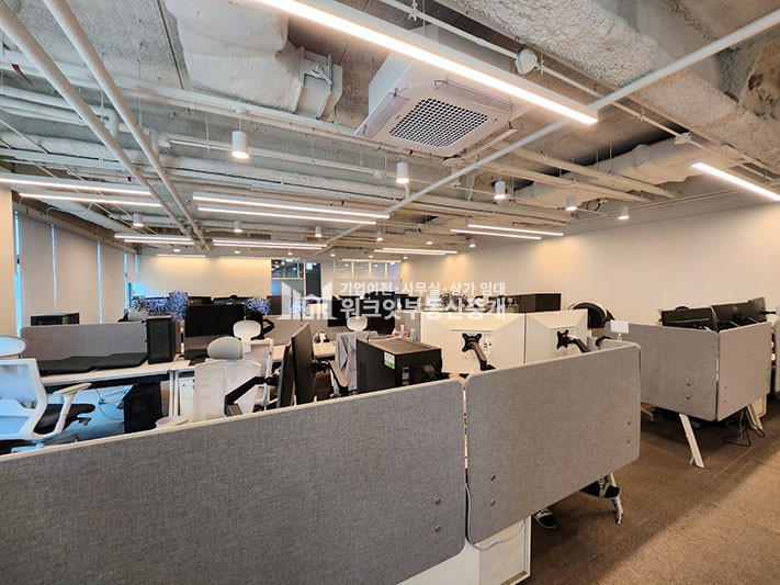 서울 강남구 역삼동 강남역 대로변 초역세권 대형 인테리어 사무실 임대 월세 매물번호 16378 사진 1