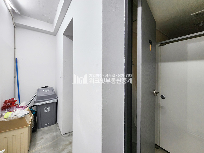 서울 강남구 논현동 을지병원사거리 이면 노출+에폭시 사무실 월세 매물번호 11047 사진 9