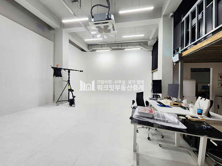 서울 강남구 논현동 학동역 초역세권 호리존+복층 스튜디오 사무실 임대 월세 매물번호 16128 사진 3