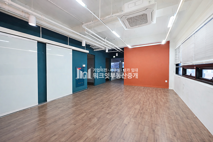 서울 서초구 잠원동 신사역 바로앞 !! 룸4+넓은홀 / 남녀분리화장실 사무실 월세 매물번호 16438 사진 1