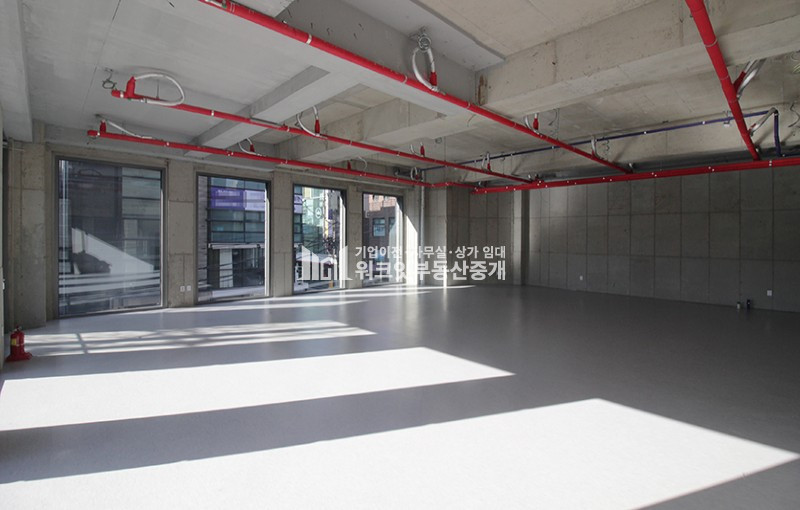 서울 강남구 신사동 신사동 신축 첫입주 1층 코너자리 매물등장!! 월세 매물번호 10112 사진 3